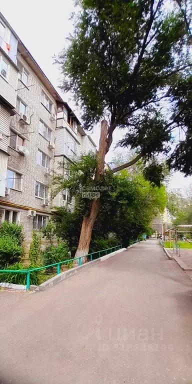 3-к кв. Астраханская область, Астрахань ул. Безжонова, 86 (59.9 м) - Фото 1