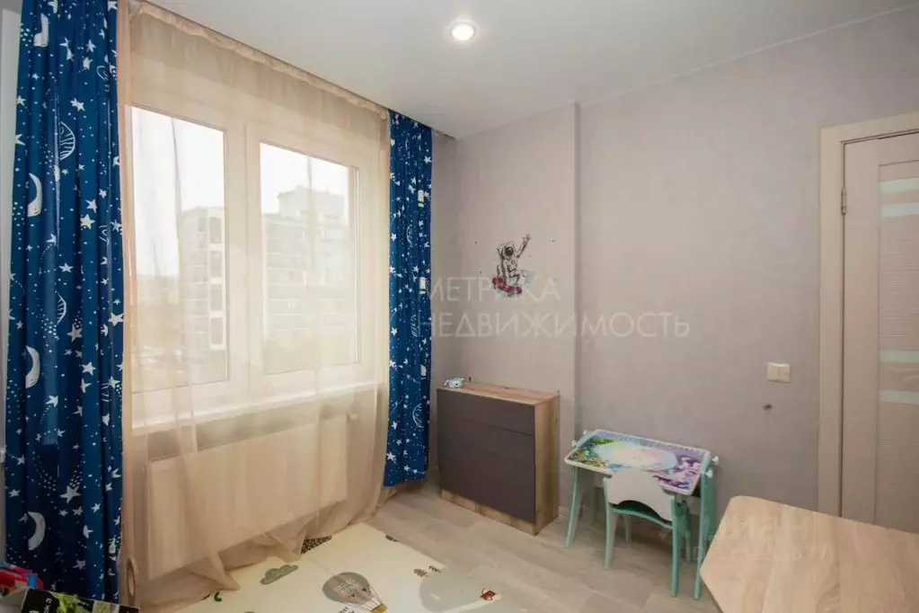 3-к кв. Тюменская область, Тюмень ул. Вице-адмирала Воронцова, 5 (71.2 ... - Фото 1