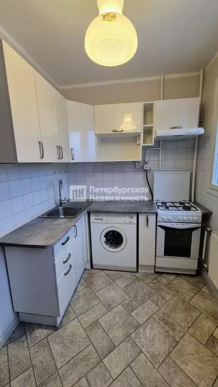 3-к кв. Санкт-Петербург Серебристый бул., 24К2 (62.7 м) - Фото 0