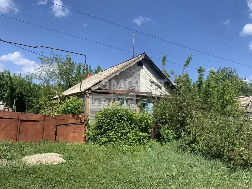 Дом в Саратовская область, Балаковский район, с. Красный Яр ул. Ленина ... - Фото 0