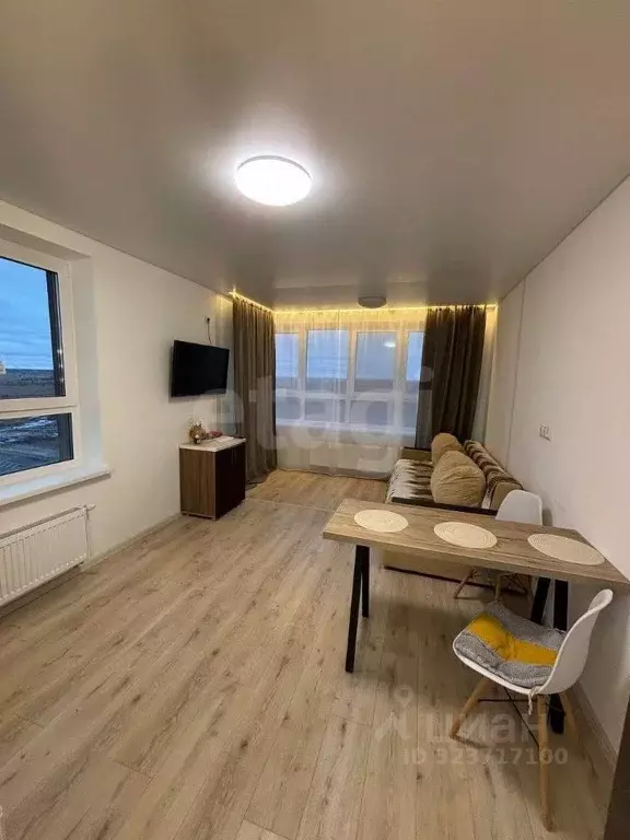 Студия Тюменская область, Тюмень ул. Василия Малкова, 10 (31.0 м) - Фото 1