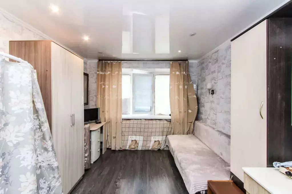 Комната Тюменская область, Тюмень Микрорайон мыс, ул. Ершова, 21 (11.8 ... - Фото 1