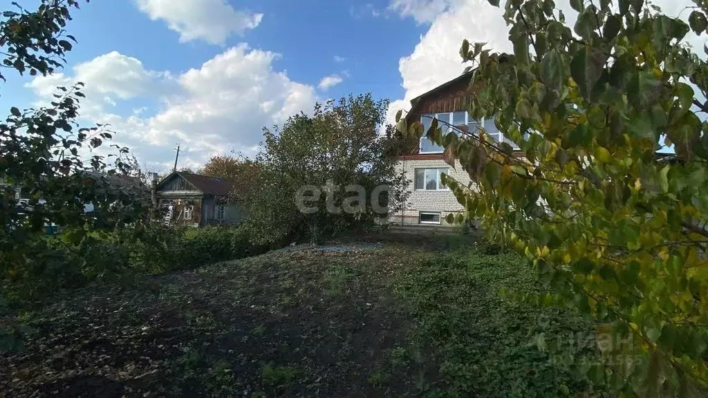 Дом в Челябинская область, Чебаркуль ул. Матросова (255 м) - Фото 1