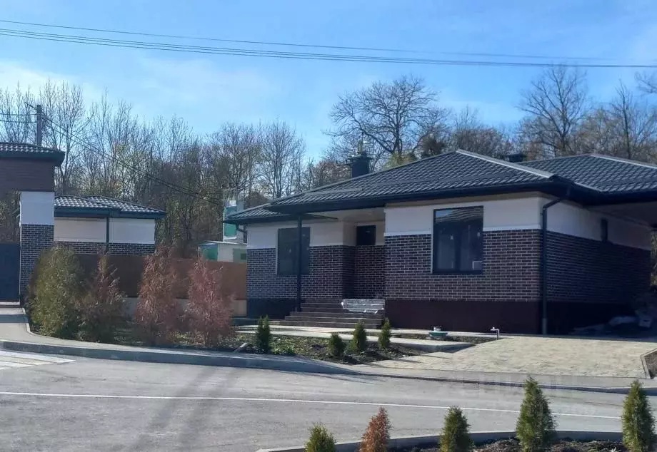 Дом в Крым, Симферопольский район, Добровское с/пос, с. Краснолесье ... - Фото 1