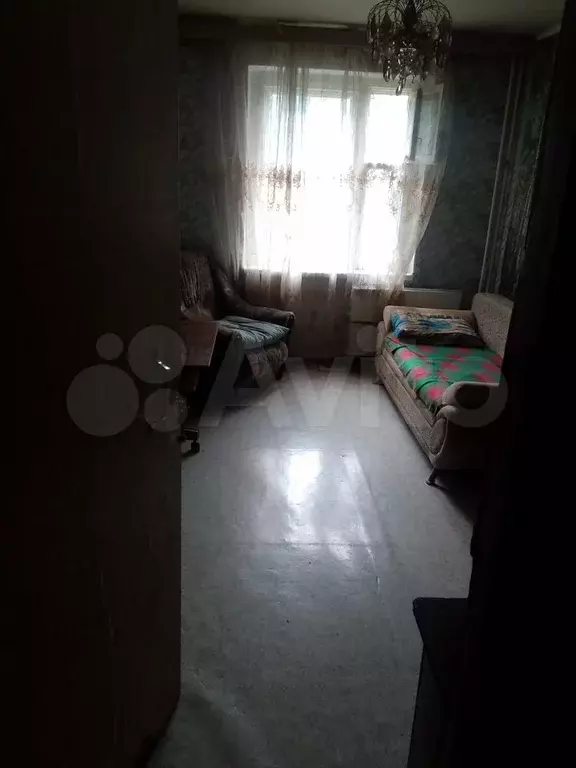 Комната 15 м в 3-к., 1/9 эт. - Фото 0