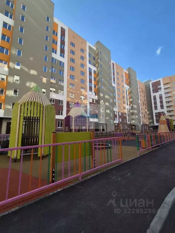 3-к кв. Саратовская область, Саратов Лунная ул., 30А (79.7 м) - Фото 1