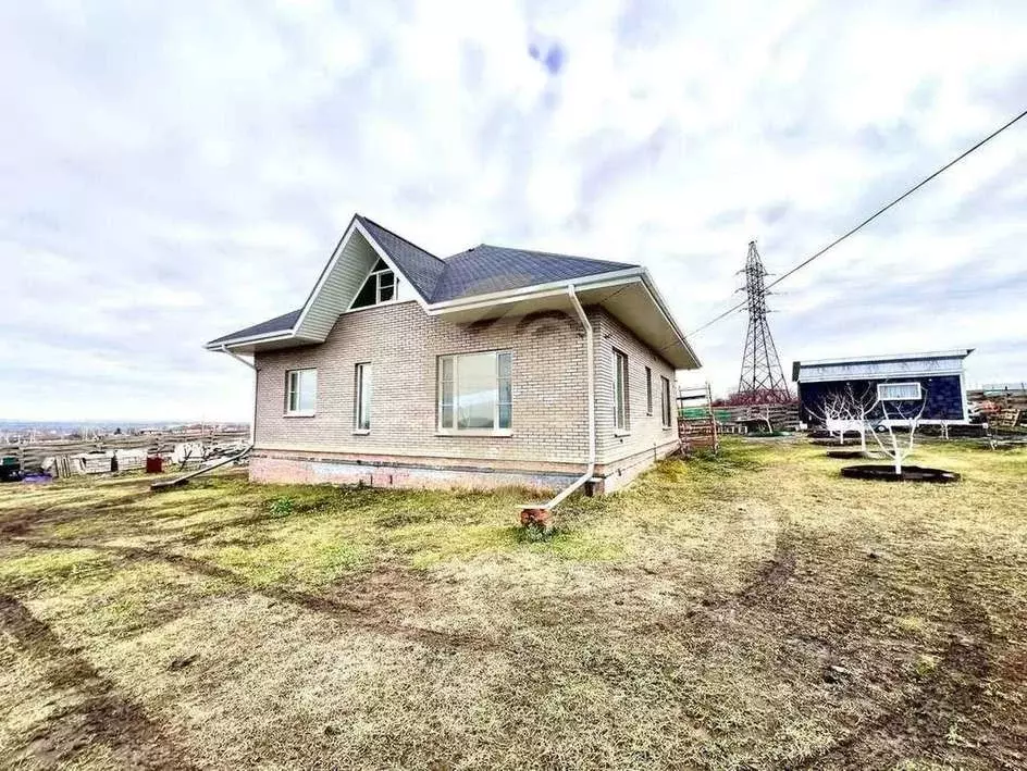 Дом в Белгородская область, Старооскольский городской округ, с. ... - Фото 1