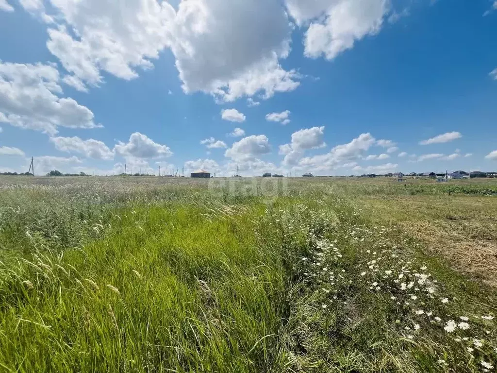 Участок в Белгородская область, Старооскольский городской округ, с. ... - Фото 1