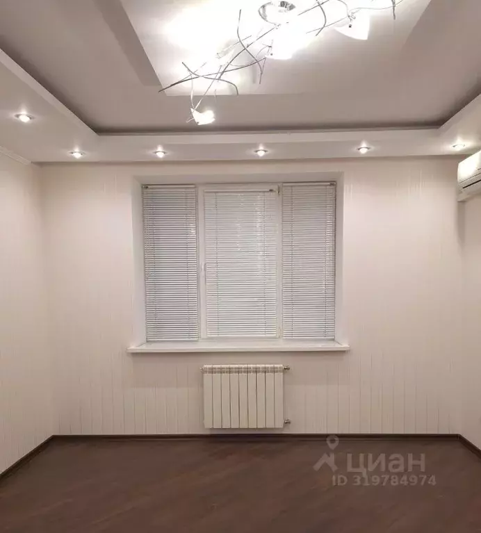 2-к кв. Волгоградская область, Волгоград Новоузенская ул., 2а (78.6 м) - Фото 0
