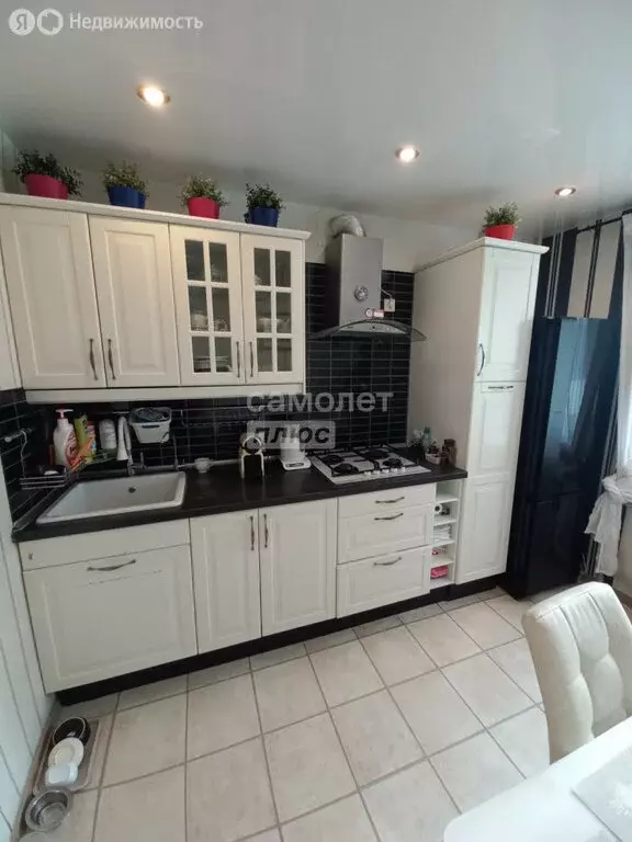 3-комнатная квартира: Дзержинск, Октябрьская улица, 6 (67.9 м) - Фото 1