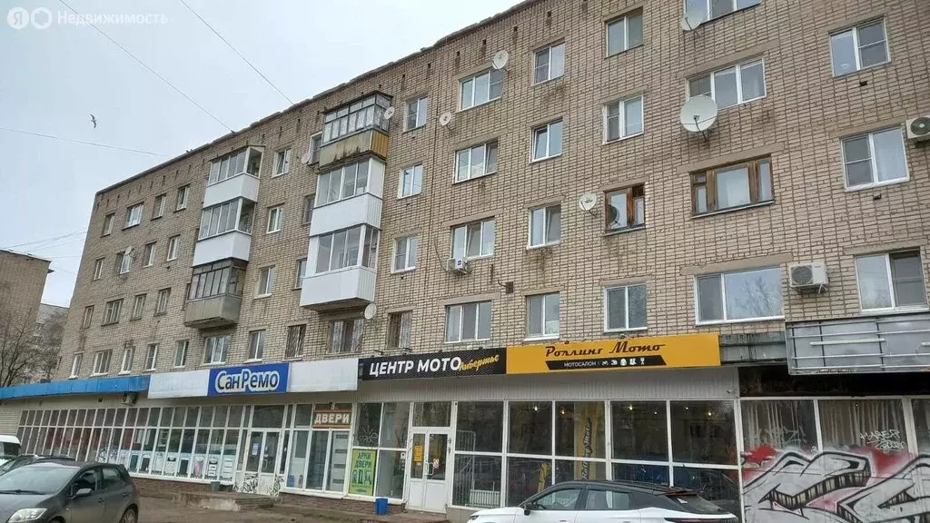 3-комнатная квартира: Смоленск, улица Академика Петрова, 2 (49 м) - Фото 0
