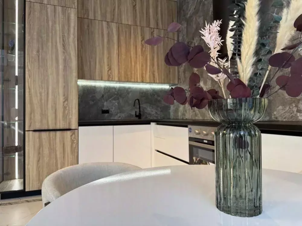 2-к кв. Хакасия, Абакан ул. Авиаторов, 1В/1 (54.5 м) - Фото 1