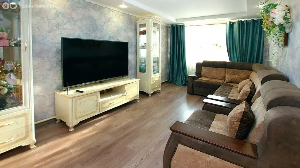 2-комнатная квартира: село Теряево, улица Адмирала Лобова, 2Б (49.7 м) - Фото 1