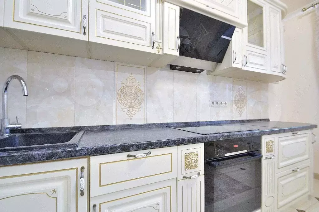 2-к. квартира, 60 м, 4/7 эт. - Фото 0