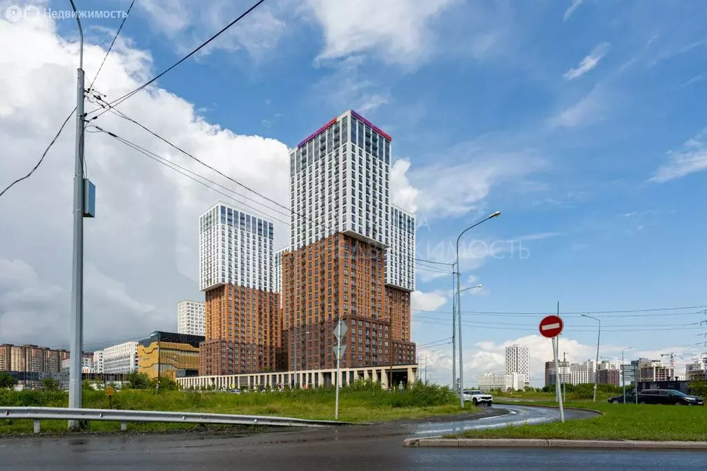 2-комнатная квартира: Тюмень, улица Тимофея Чаркова, 93 (55.3 м) - Фото 1