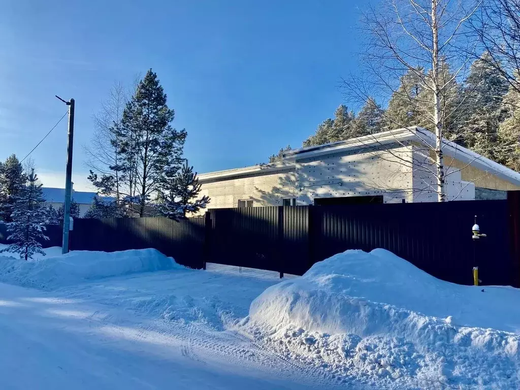 Дом в Свердловская область, Полевской муниципальный округ, с. ... - Фото 1