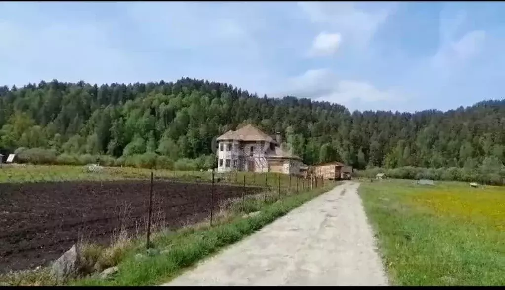 Дом в Алтай, Майминский район, с. Кызыл-Озек  (200 м) - Фото 1