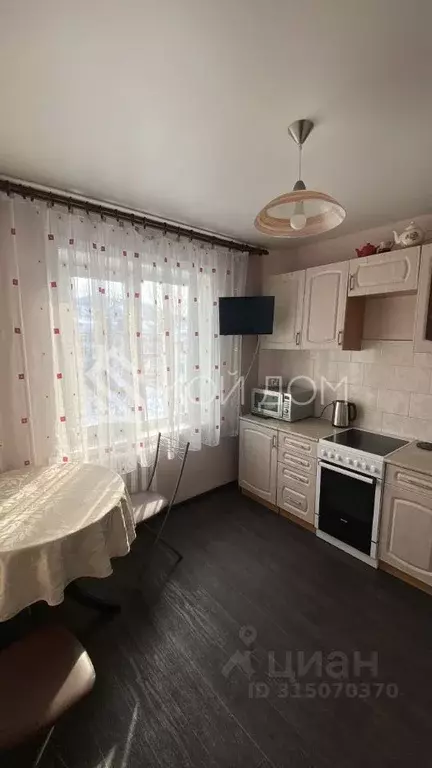 2-к кв. Сахалинская область, Южно-Сахалинск Хабаровская ул., 44 (50.3 ... - Фото 0