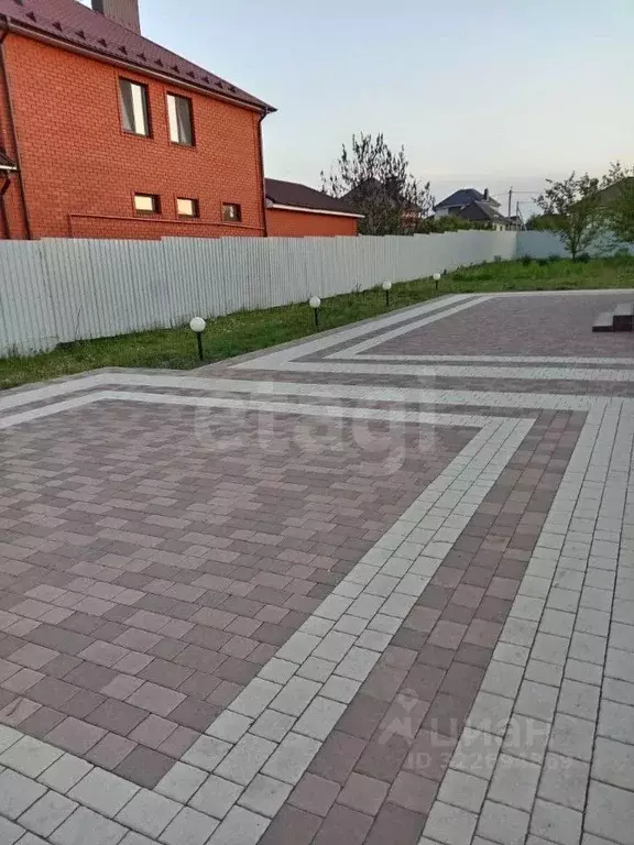 Дом в Белгородская область, Строитель Яковлевский городской округ, ул. ... - Фото 1