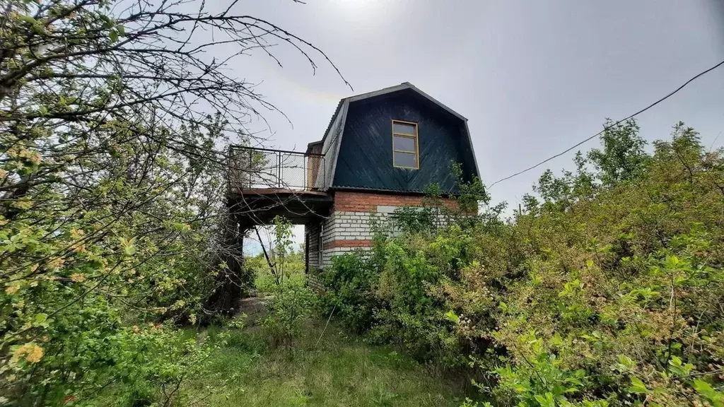 Дом в Саратовская область, Вольский район, Нижнечернавское ... - Фото 0