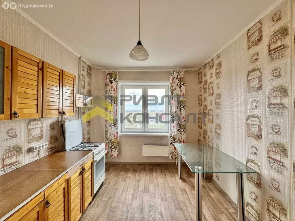 4-комнатная квартира: Омск, улица Конева, 34 (81.3 м) - Фото 0