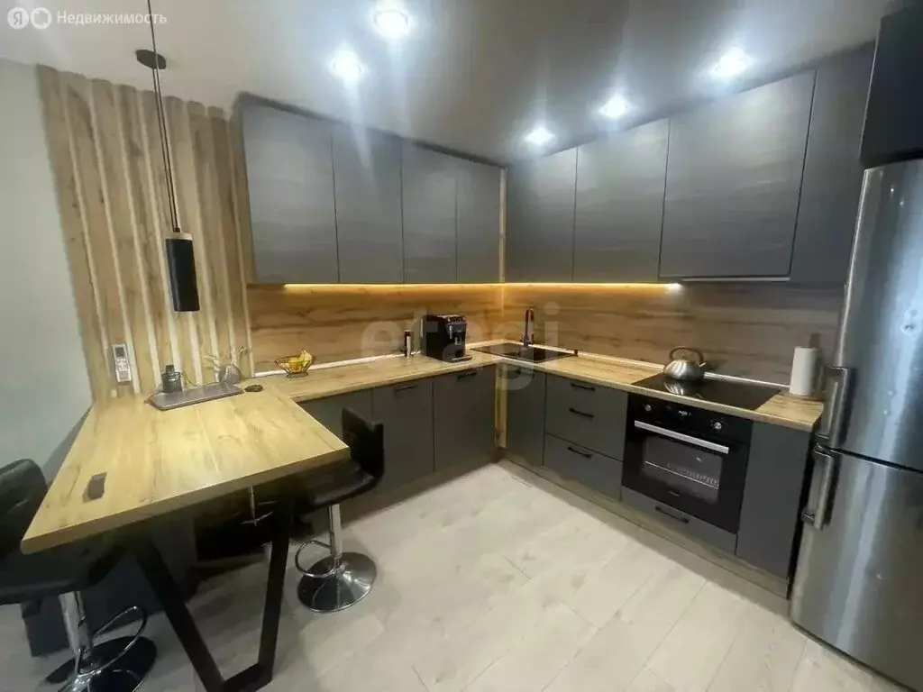 2-комнатная квартира: Заводоуковск, улица Щорса, 18 (61 м) - Фото 1