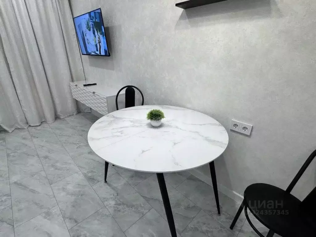 Студия Тюменская область, Тюмень Интернациональная ул., 197Г (24.1 м) - Фото 1