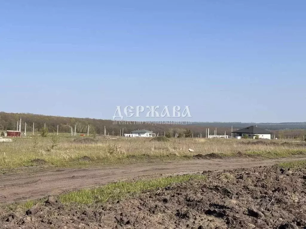Участок в Белгородская область, Старооскольский городской округ, с. ... - Фото 1