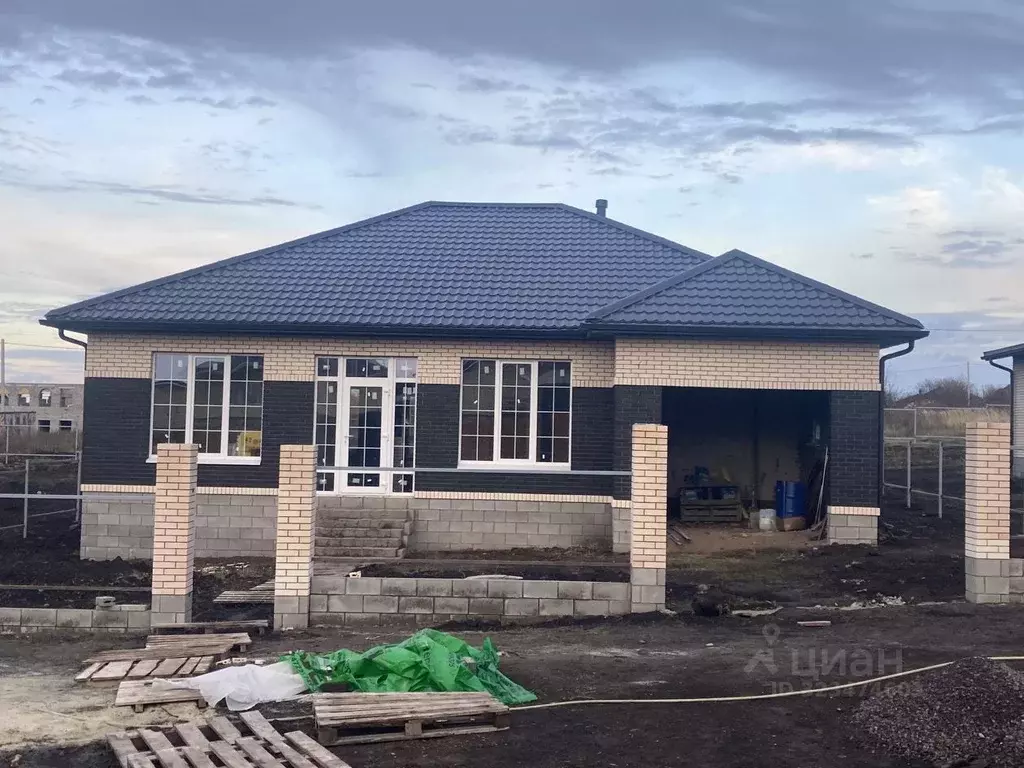 Дом в Белгородская область, Белгородский район, Дубовское с/пос, пос. ... - Фото 1