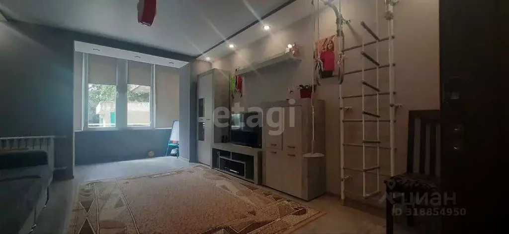 2-к кв. Крым, Судак ул. Мичурина, 6 (52.7 м) - Фото 0