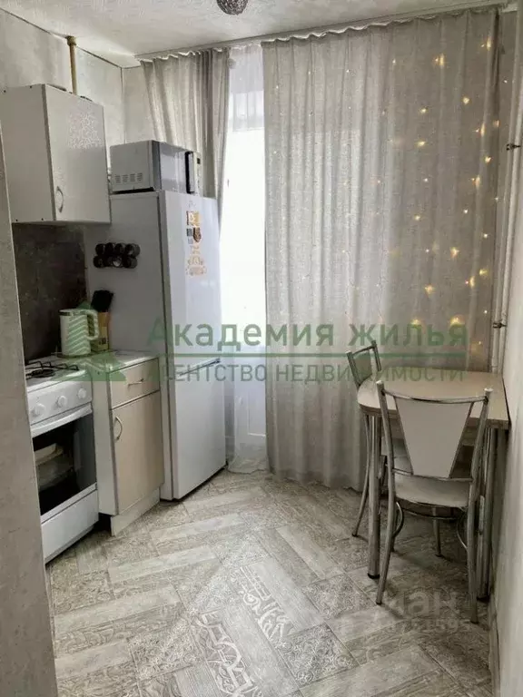 1-к кв. Саратовская область, Саратов ул. Имени В.И. Чемодурова, 14 ... - Фото 0