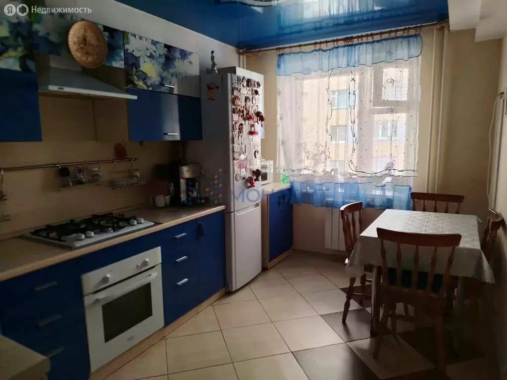 3-комнатная квартира: Нижний Новгород, улица Октябрьской Революции, ... - Фото 0