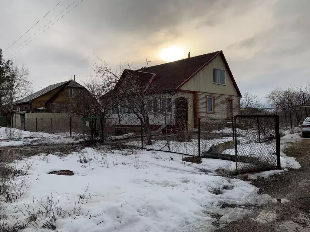 Дом в Саратовская область, Ровенский район, Тарлыковское муниципальное ... - Фото 0