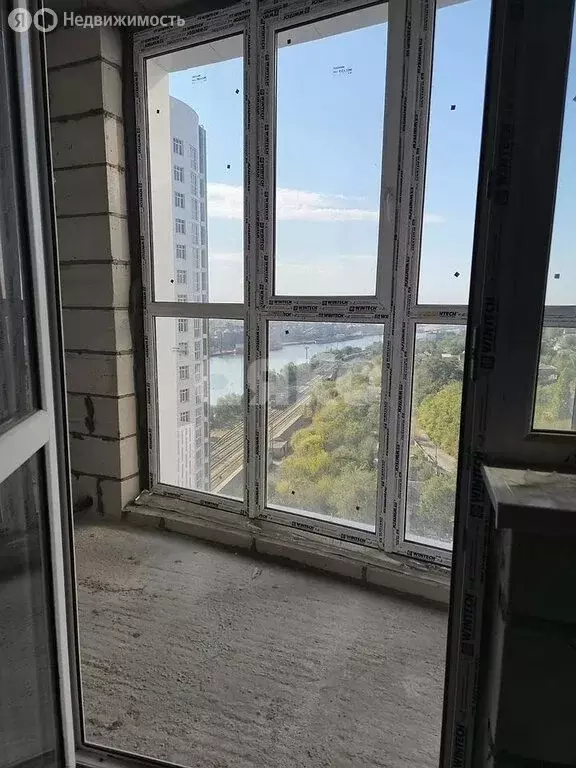 Квартира-студия: Ростов-на-Дону, Привокзальная улица, 3 (34 м) - Фото 1