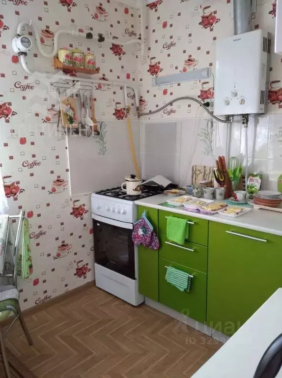 2-к кв. Крым, Евпатория городской округ, Мирный пгт ул. Школьная, 14 ... - Фото 1