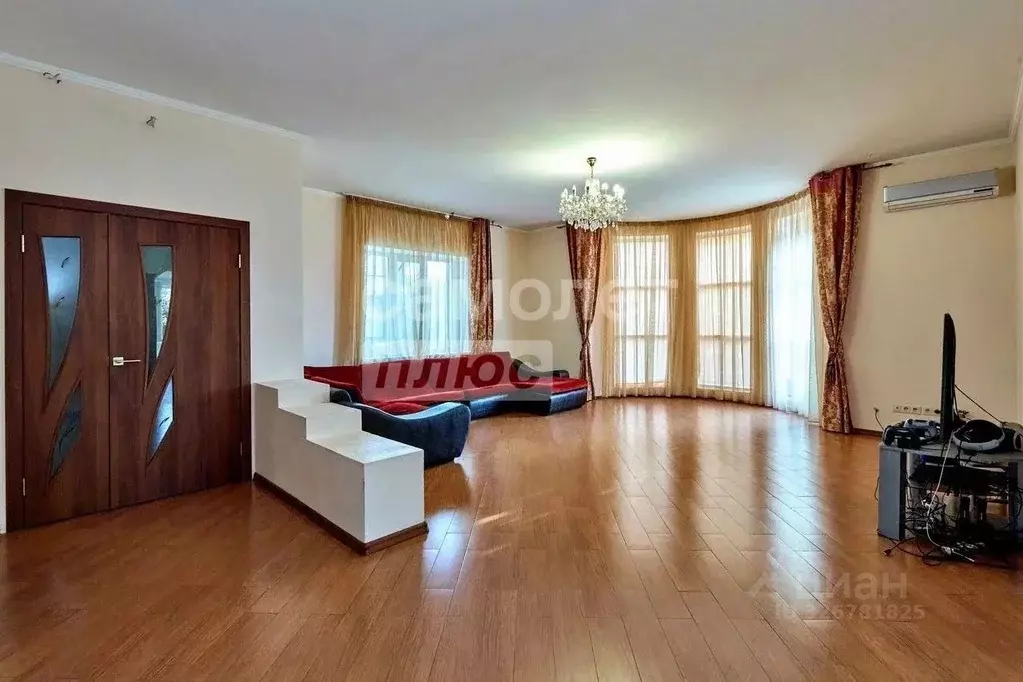 Дом в Краснодарский край, Краснодар Народная ул. (333 м) - Фото 1