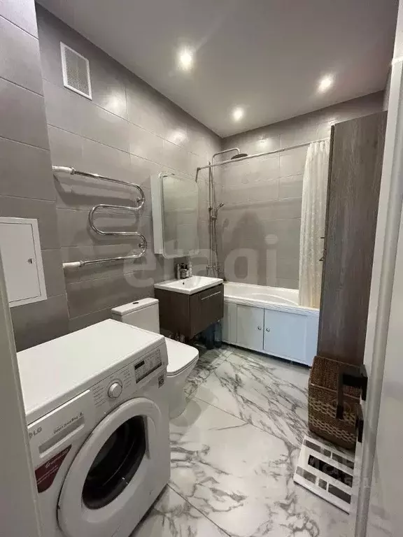 3-к кв. Саха (Якутия), Якутск ул. Федора Попова, 18 (79.3 м) - Фото 1