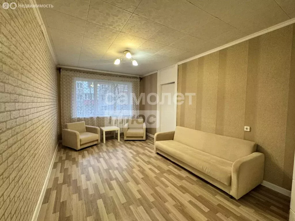 3-комнатная квартира: Уфа, улица Богдана Хмельницкого, 126 (56.5 м) - Фото 1