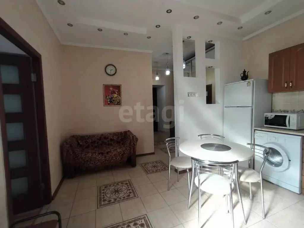 2-к кв. Крым, Симферополь ул. Краснознаменная (70.0 м) - Фото 1