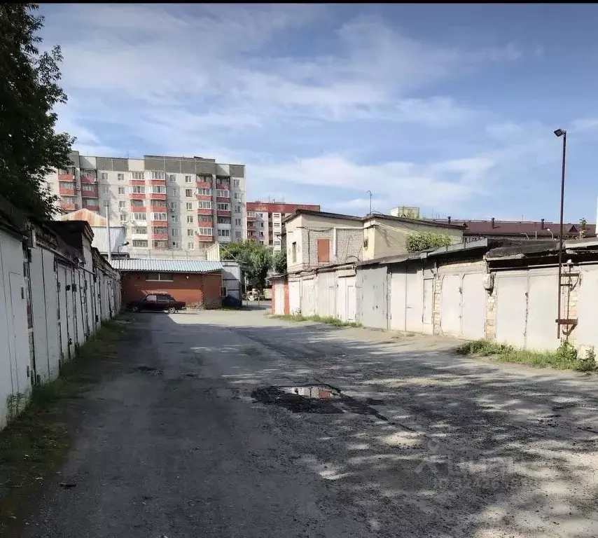 Гараж в Тюменская область, Тюмень ул. 50 лет Октября, 59 (18 м) - Фото 1