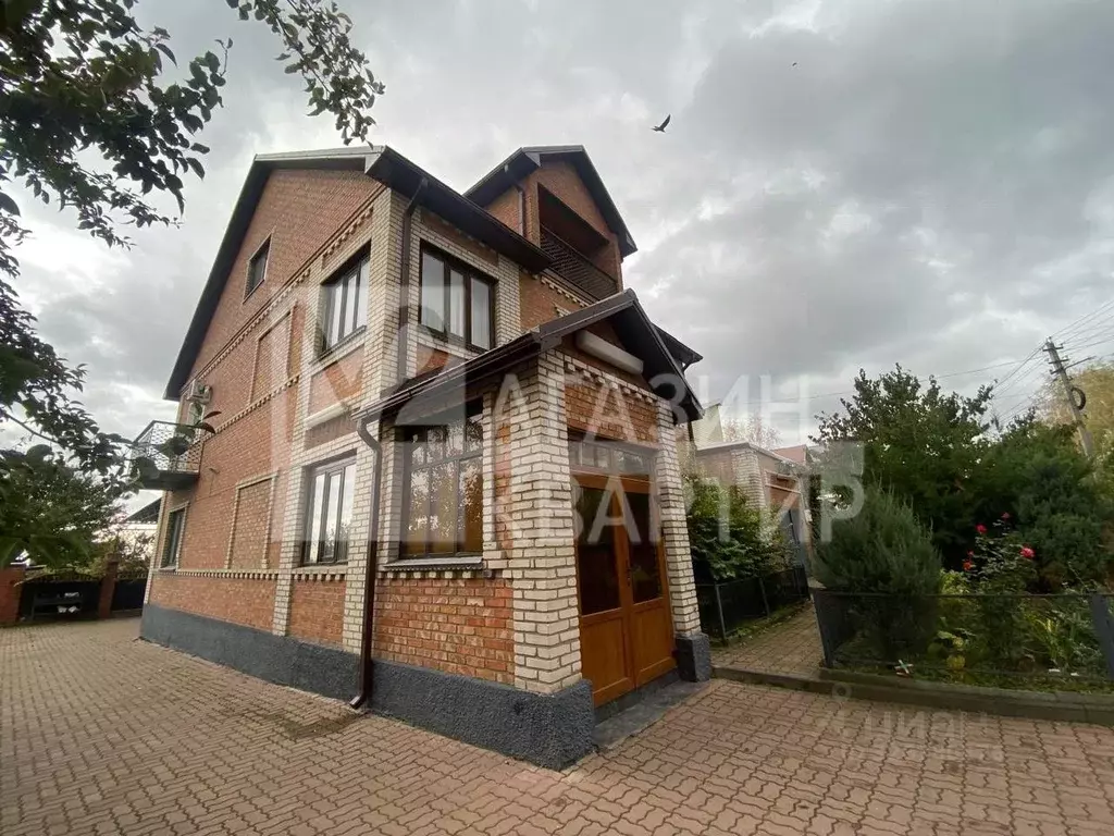 Дом в Ростовская область, Азов Азовский район, Дружный пер., 1 (374 м) - Фото 1