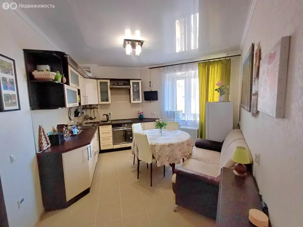 3-комнатная квартира: Казань, Ягодинская улица, 25 (93.2 м) - Фото 1