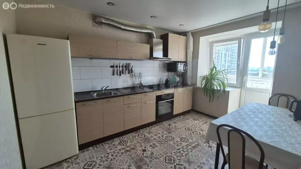 1-комнатная квартира: Казань, улица Космонавтов, 6А (42 м) - Фото 1