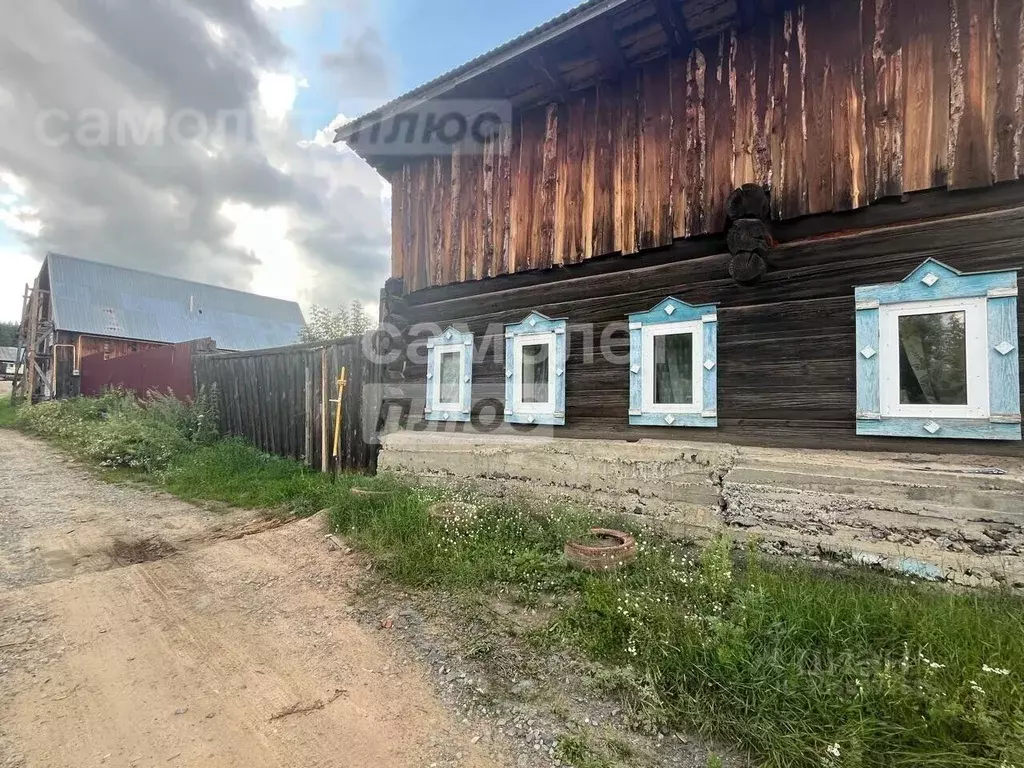 Дом в Свердловская область, Артемовский ул. Ленина (25 м) - Фото 0