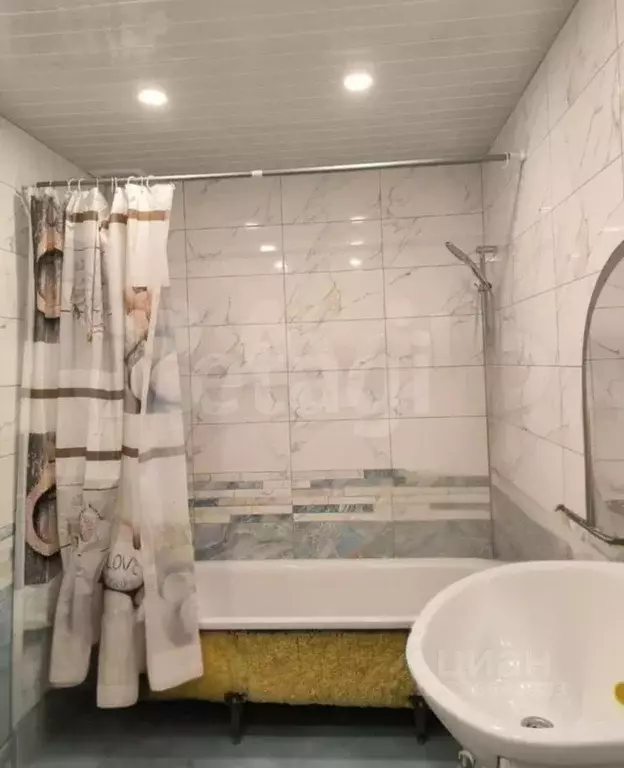 3-к кв. Калужская область, пос. Ферзиково ул. Луговая, 19 (87.4 м) - Фото 1