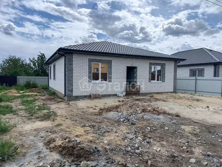 Дом в Волгоградская область, Городище рп ул. Роз, 21 (110 м) - Фото 1
