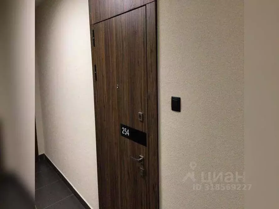 1-к кв. Тюменская область, Тюмень Рощино мкр, ул. Александра ... - Фото 0