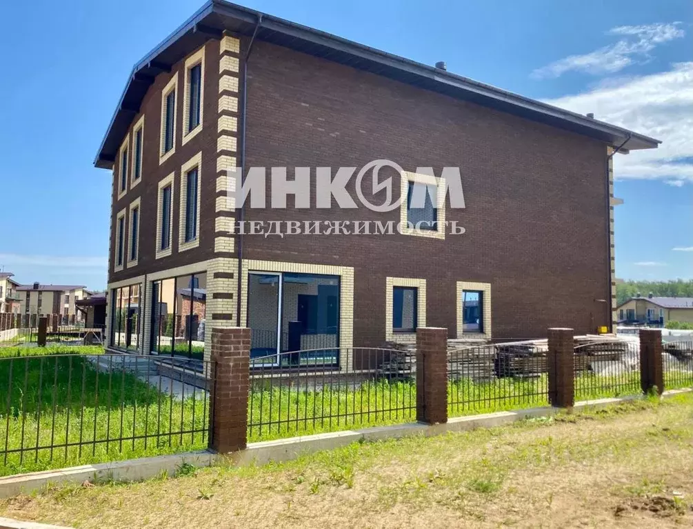 Дом в Москва с. Никольское, ул. Буквица, 17/1 (330 м) - Фото 1