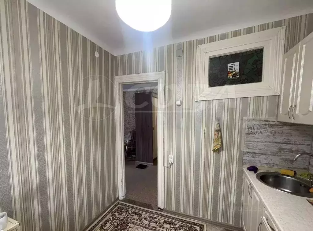 Комната Тюменская область, Тюмень ул. Урицкого, 44 (15.0 м) - Фото 2