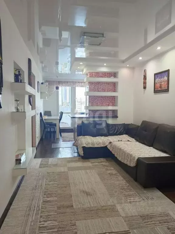 5-к кв. Свердловская область, Екатеринбург ул. Родонитовая, 8 (80.1 м) - Фото 0